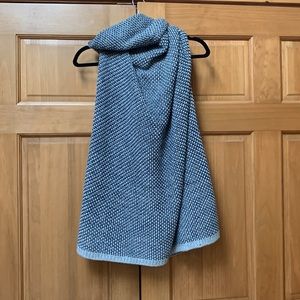 Comfortable GAP Sweater Poncho